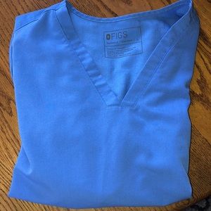 Large ceil blue figs scrub top